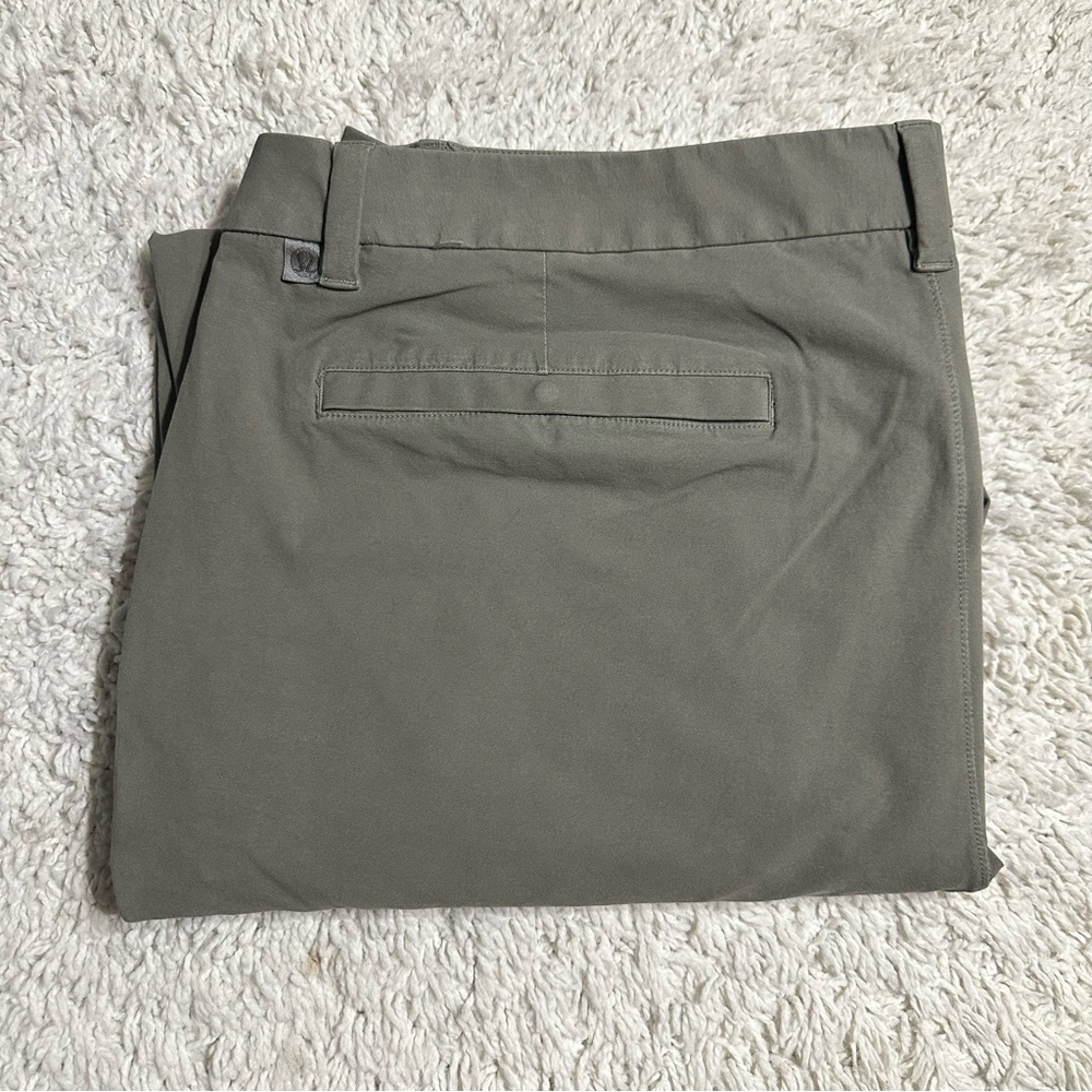 Lululemon Athletica mens pants size 40  slate Gray Pants